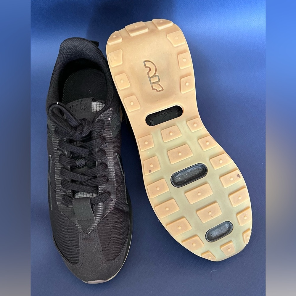 NIKE AIR MAX PRE-DAY, US Woman 8, EUR 41